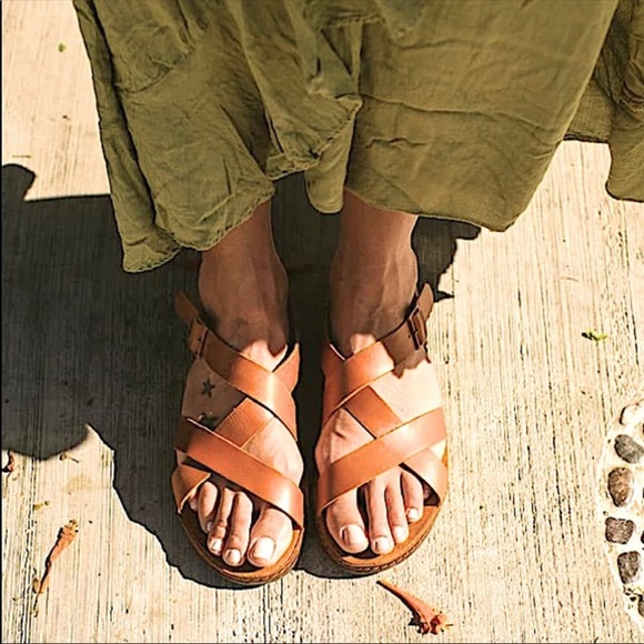 Chaco Shoes - Chaco Wayfarer Leather Sandals size 9